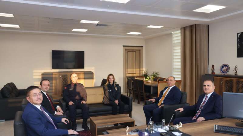 Yatağan Cumhuriyet Başsavcısı Baki Bozkaya, Vali Akbıyık ve Başsavcı Dönmez’i Yeni Adliye Sarayı’nda Ağırladı