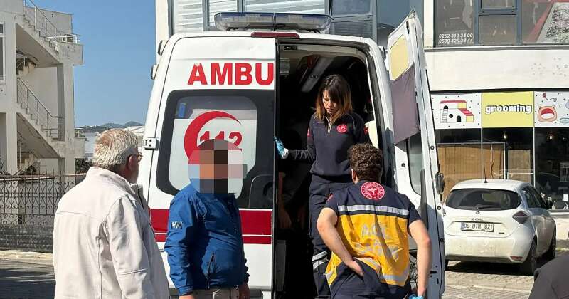 Muğla'da Park Yerinden Çıkmak İstedi, Motosikletle Çarpıştı: 1 Yaralı