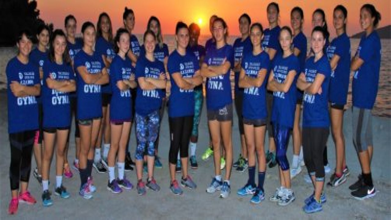 Denizin Kızları tam gaz