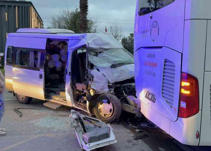 Kontrolden Çıkan Minibüs Kaza Yaptı: 7 Yaralı