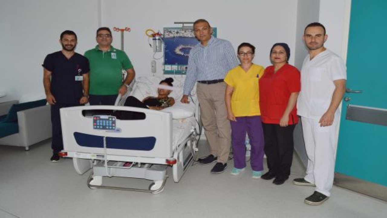 Muğla’da bir genç kızın kopmak üzere olan kolu yerine dikildi