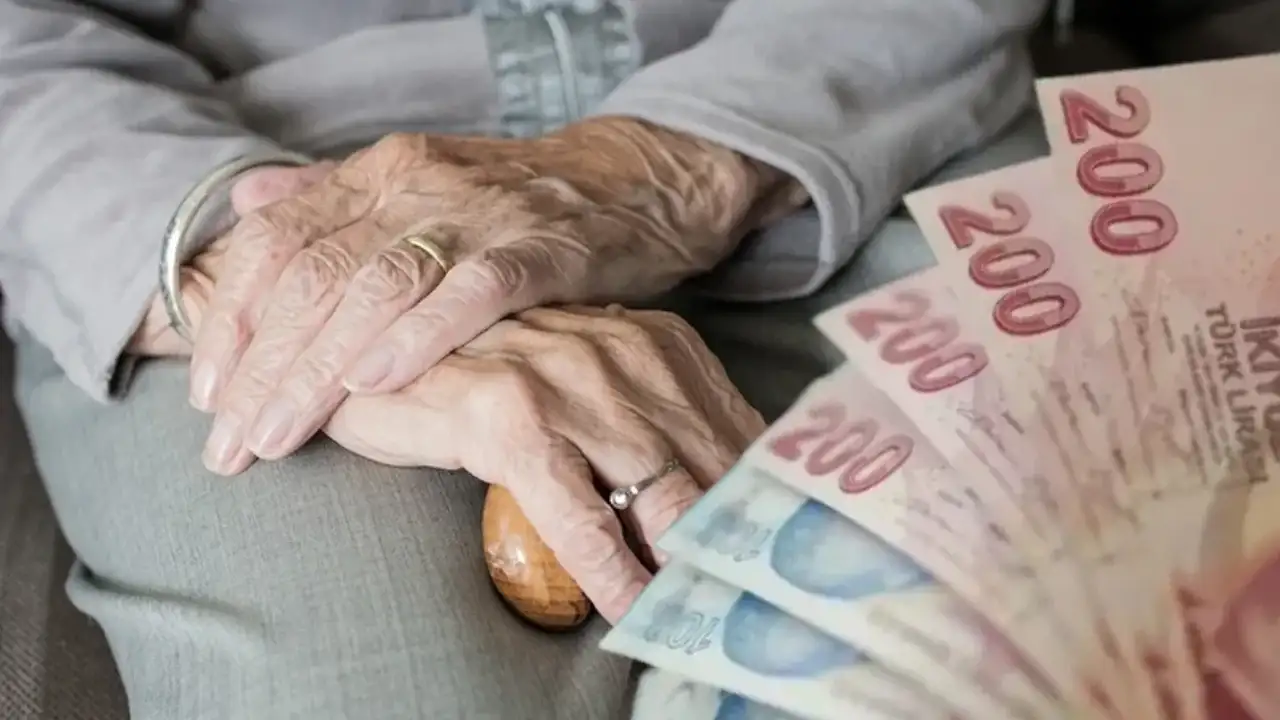 Emeklilere 50 Bin TL’ye Kadar Promosyon: Bankalar Yarışa Girdi