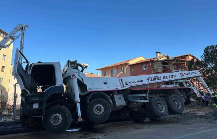 İnşaatta Beton Pompası Devrildi: Kolun Altında Kalan İşçi Yaşamını Yitirdi
