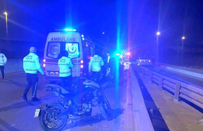 İki Motosiklet Çarpıştı: 3 Yaralı