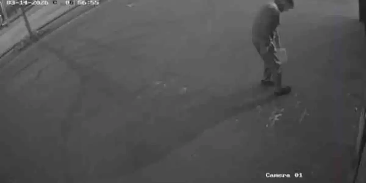 Maaşları Ödenmedi, Deliye Döndü: İş Yerine Benzin Döküp Ateşe Verdi