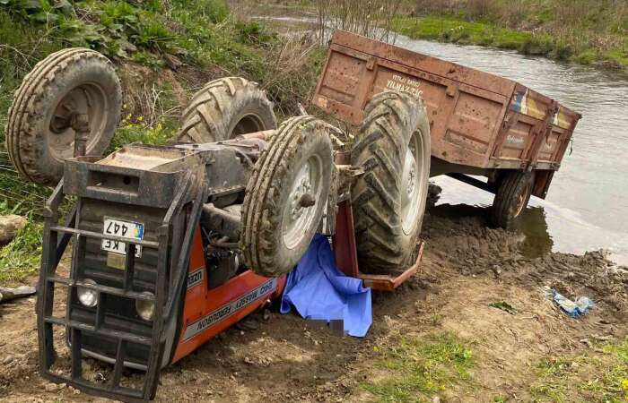 Tarla Yolunda Acı Olay: Devrilen Traktörün Altında Kaldı