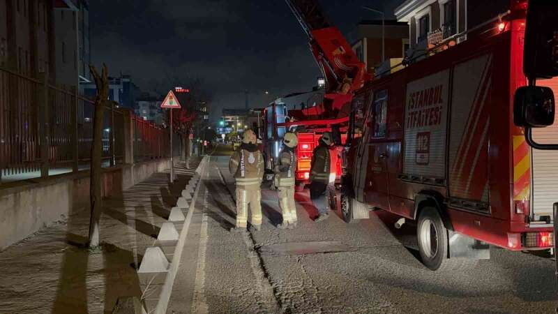 Hastanenin 4. Katında Yangın: Ağız ve Diş Sağlığı Hastanesi Tahliye Edildi