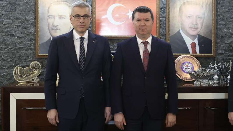 Muğla Eczacı Odası’ndan Sağlık Bakanı’na ‘Master Dosya’ Sunumu