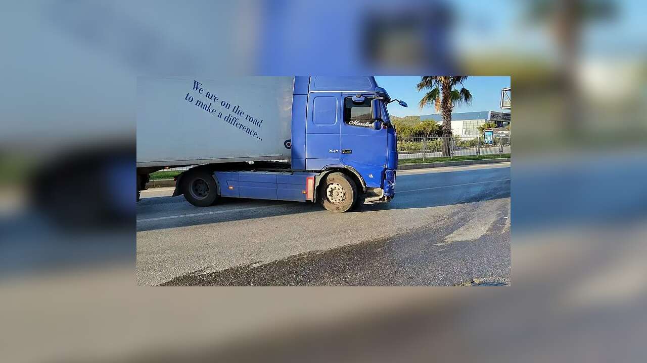 Muğla'da Tır Motosiklete Çarptı: 2 Kişi Yaralandı