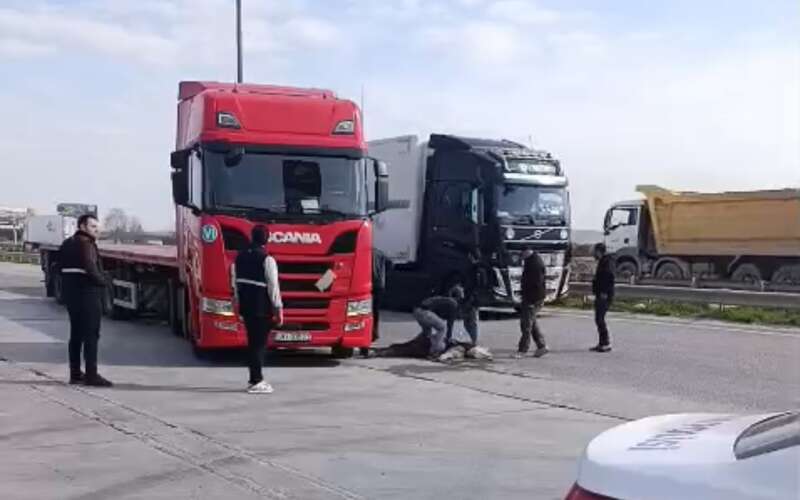 Direksiyon Başında Fenalaştı: Tır Sürücüsü Hayatını Kaybetti