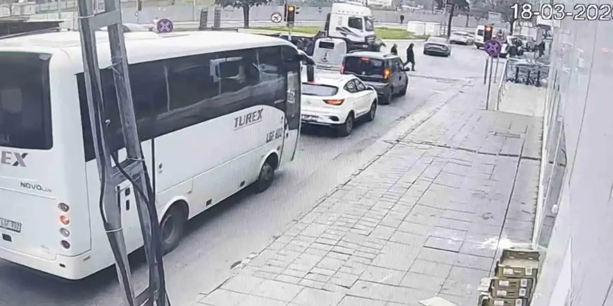 Yolun Karşısına Geçerken Tırın Altında Kalan Kadın Yaşamını Yitirdi