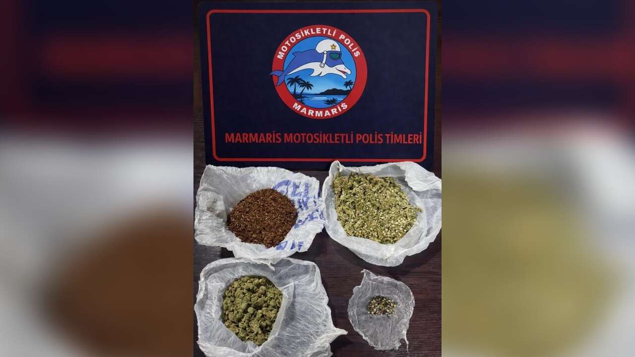 Marmaris’te Kavga İhbarına Giden Polis Torbalarca Yasaklı Madde Ele Geçirdi
