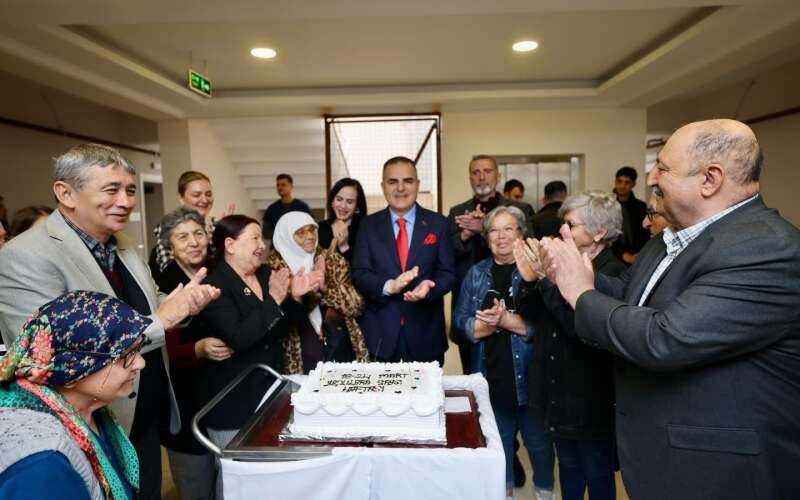 Vali Akbıyık’tan Yaşayan Çınarlara Bayram Ziyareti