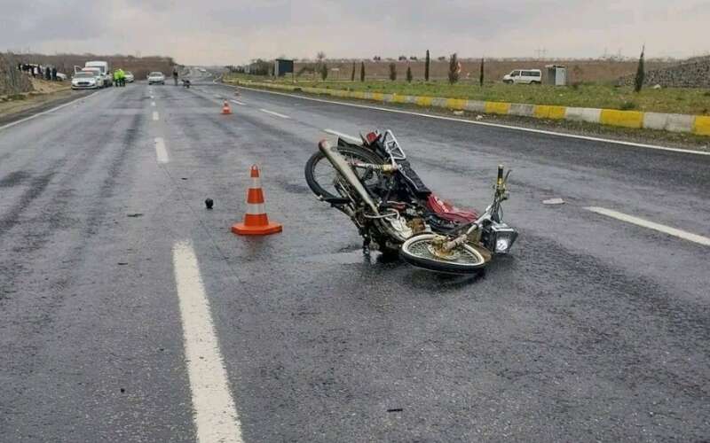 Motosiklet ile Otomobil Çarpıştı: Genç Sürücü Hayatını Kaybetti