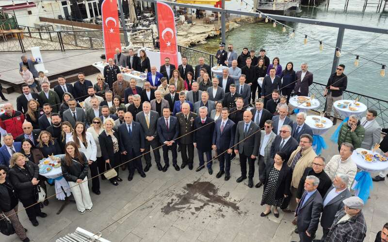 Bodrum’da Bayram Buluşması: Protokol ve Vatandaşlar Aynı Sofrada