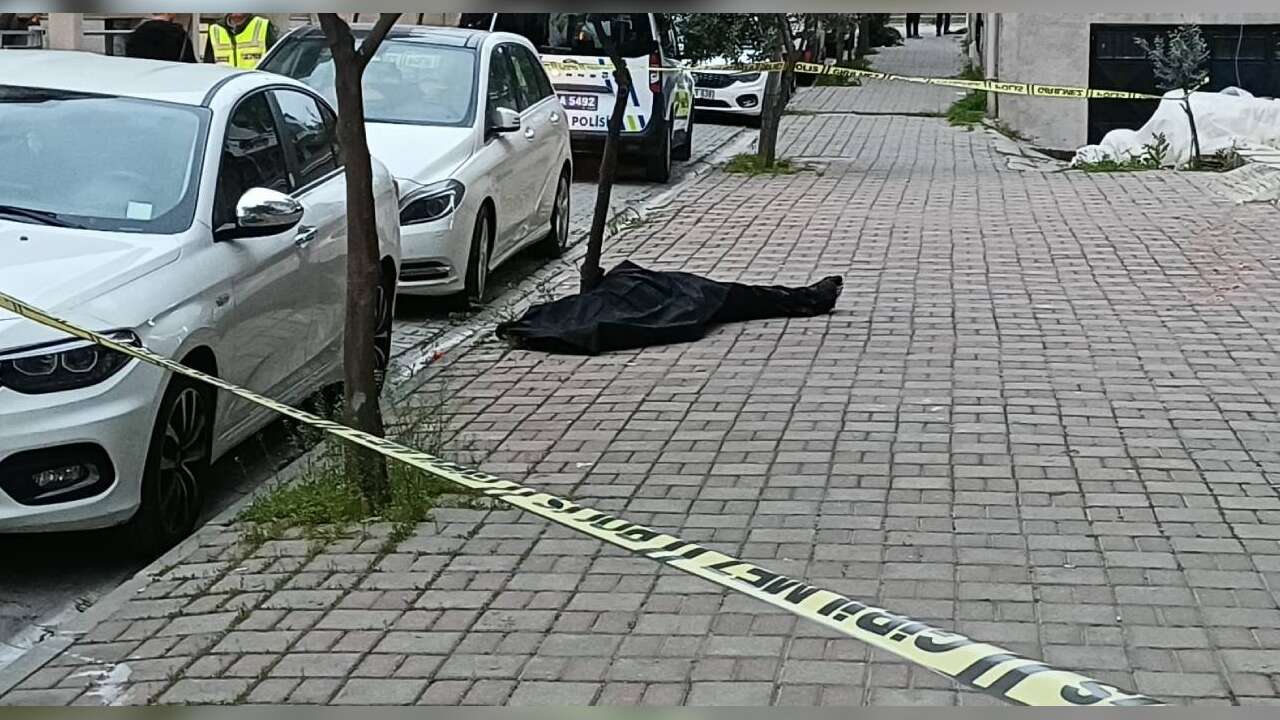 16 Yaşındaki Kız Çocuğu 4 Kattan Zemine Düştü, Hayatını Kaybetti