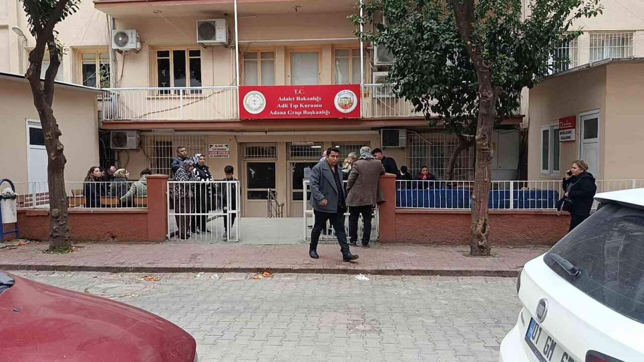 Yol Kesip B*çakla Saldırdılar: 17 Yaşındaki Çocuk Öldü, 2 Ağabeyi Yaralandı