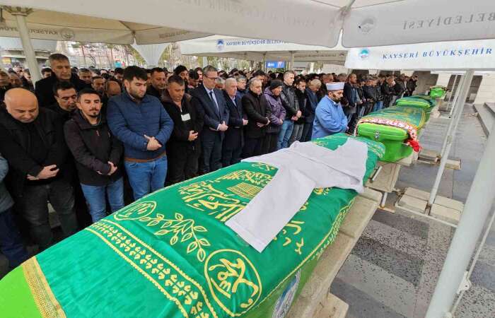 Tıp Fakültesi Öğrencisi Yaren’e Gözyaşlarıyla Veda