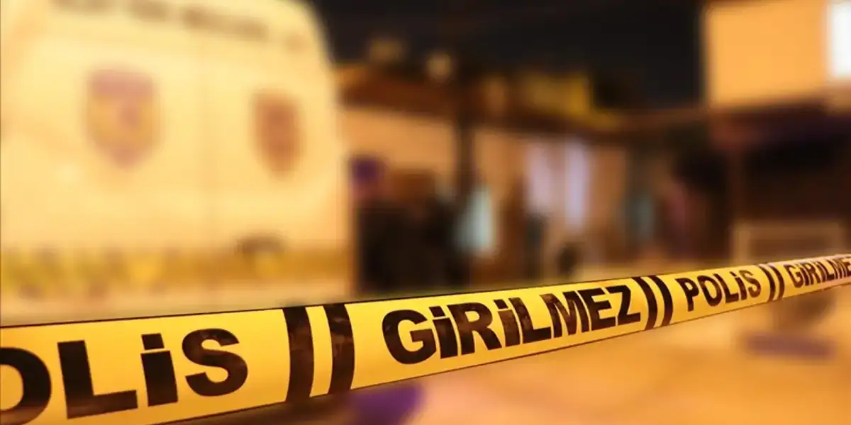 Akköprü’de Korku Dolu Anlar: Metro Çıkışında Bıçaklı Kavga