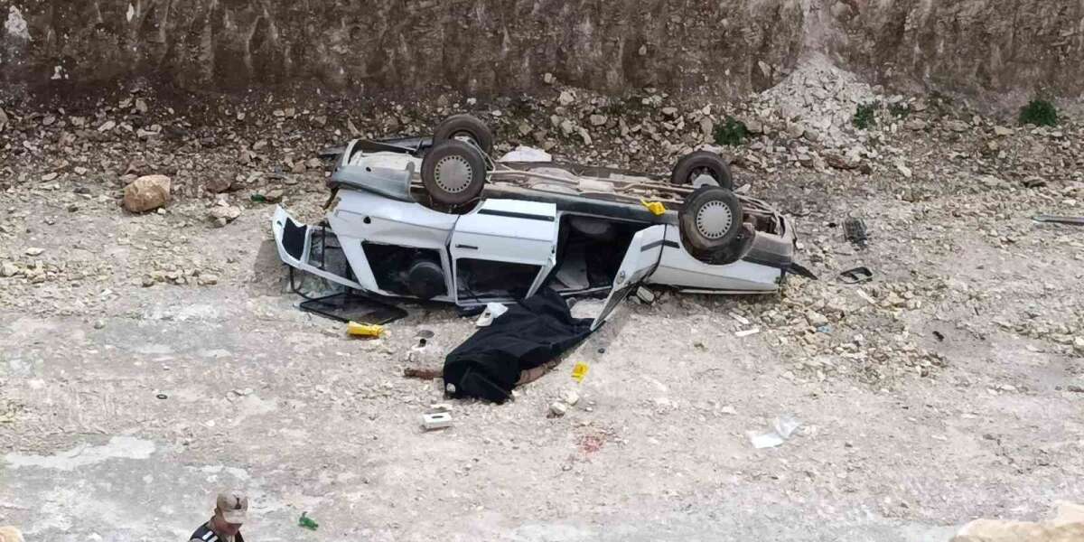 Otomobil 10 Metrelik Çukura Düştü: 1 Ölü, 1 Yaralı