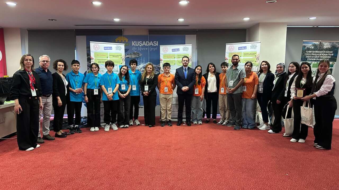 Muğlalı Öğrencilerden Büyük Başarı: Yeşil Adımlar Zirvesi’nde Beğeni Topladılar