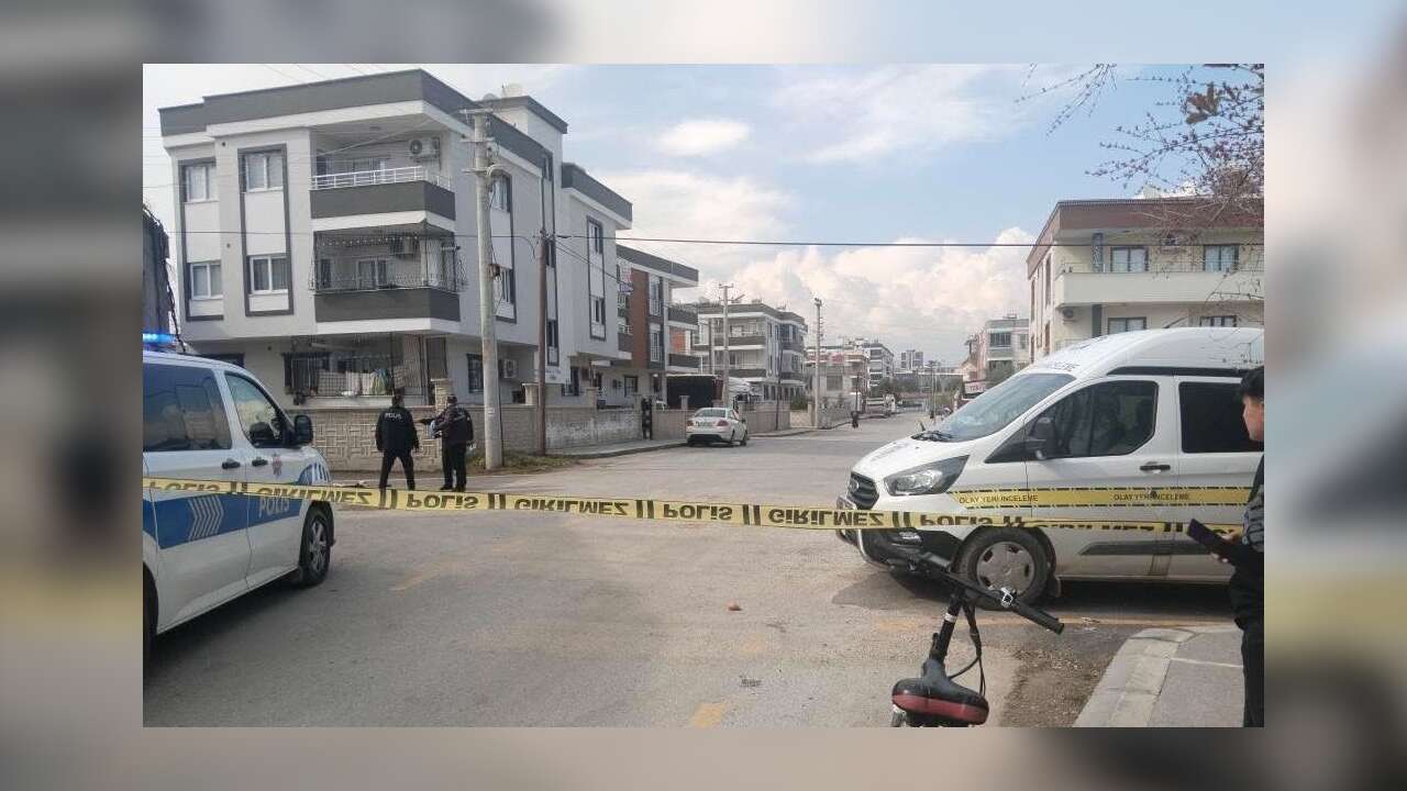 Uzaklaştırma Kararını Kaldırttığı Kocası Tarafından Bıçaklandı