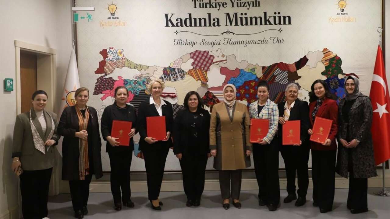 AK Parti Muğla’da Görev Değişimi: 5 İlçeye Yeni Kadın Kolları Başkanı