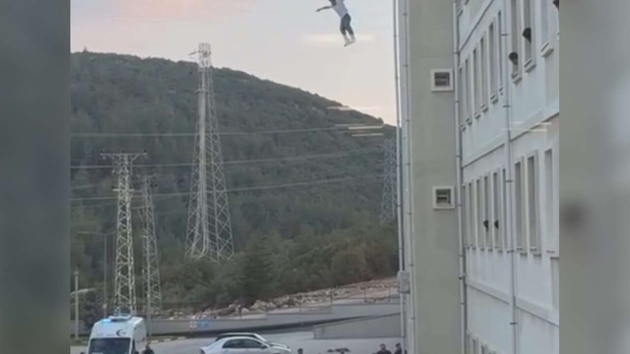 SON DAKİKA: Menteşe’de Yurt Penceresinden Atlayan Ögrenci Yaşam Mücadelesi kaybetti