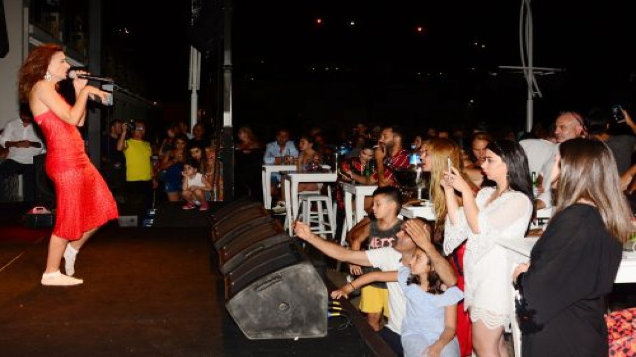 Yıldız Tilbe'den dans şov