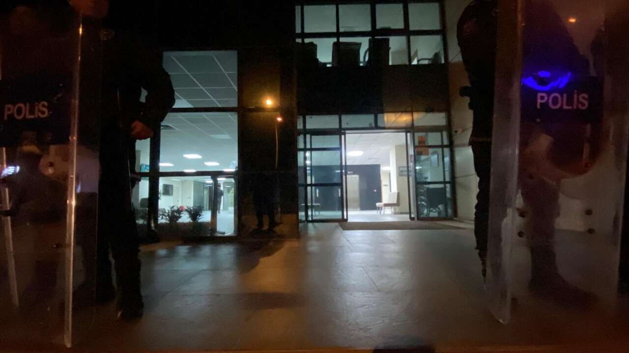 Marmaris Belediyesine Rüşvet Operasyonu, İmar Müdürlüğü Çalışanı 4 bin dolar Rüşvet Alırken Suçüstü Yakalandı