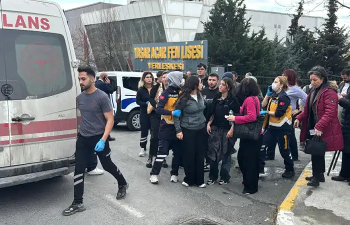 Lise Laboratuvarında Deney Sırasında Patlama: 4 Öğrenci Yaralandı