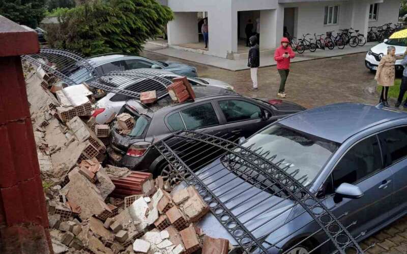 Sağanak Sonrası Tehlike: İstinat Duvarı Çöktü