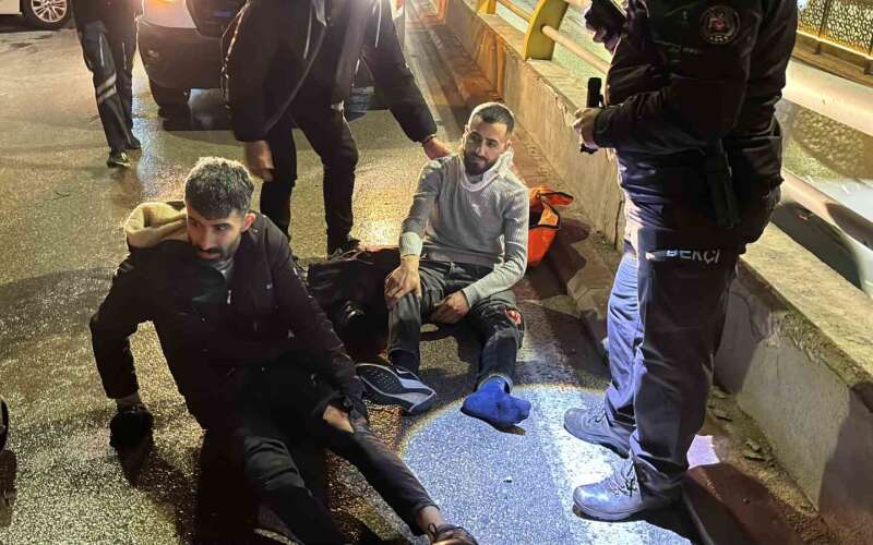 Motosiklet Otomobile Arkadan Çarptı: Motosiklet Sürücüsü Ağır Yaralı