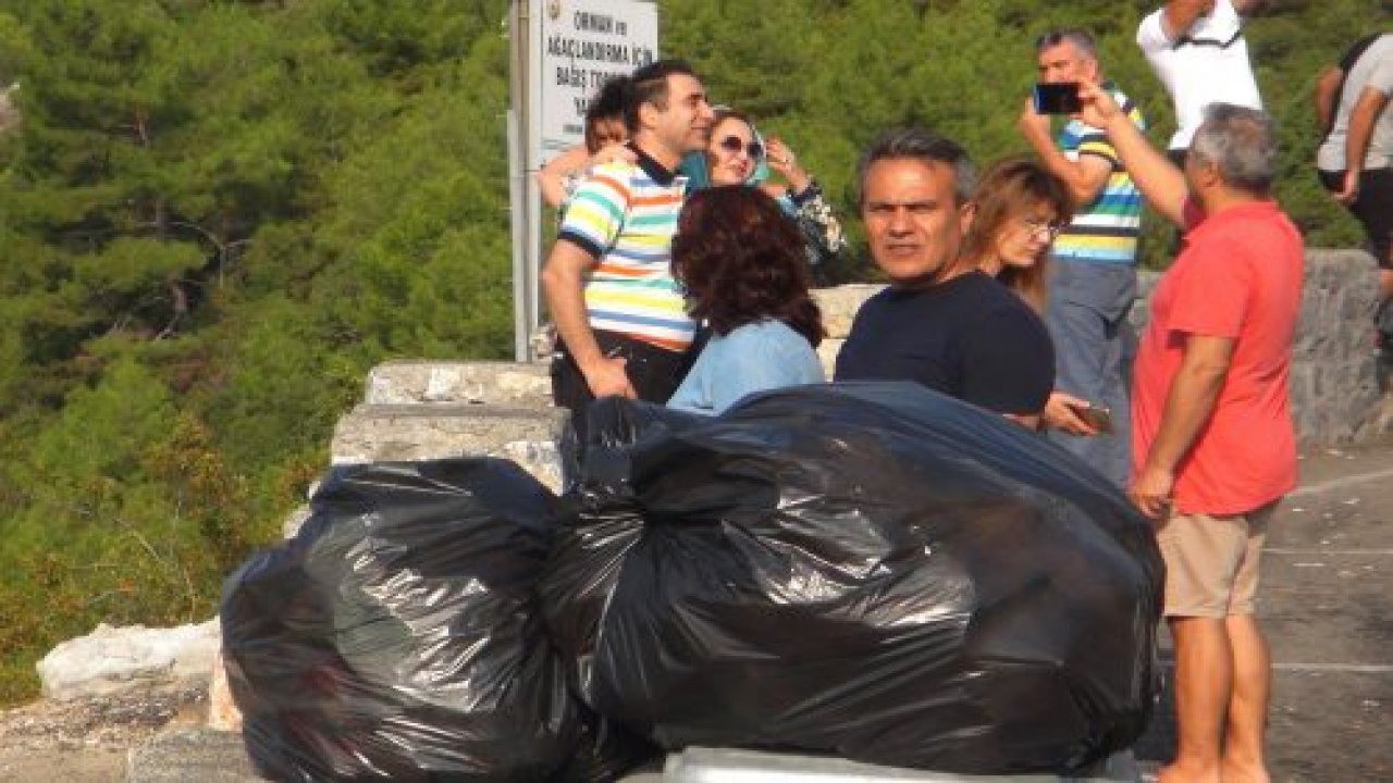 Tatilciler gitti, çöpleri kaldı
