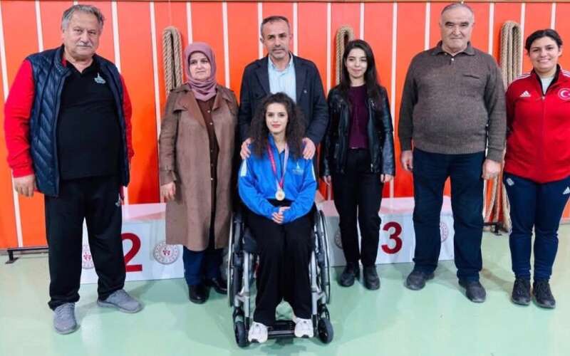 Köyceğizli Ayşe Engelleri Aşıp Türkiye İkincisi Oldu