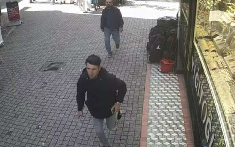 Sahte Polis Oyunu Kuyumcuda Bitti: “Para Arabada” Deyip Altınla Kaçtı