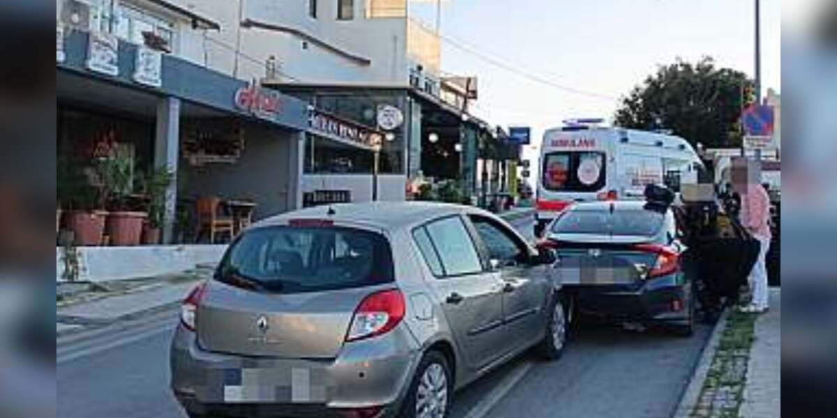 Muğla'da Park Halindeki Araca Çarpan Otomobil Kazaya Neden Oldu