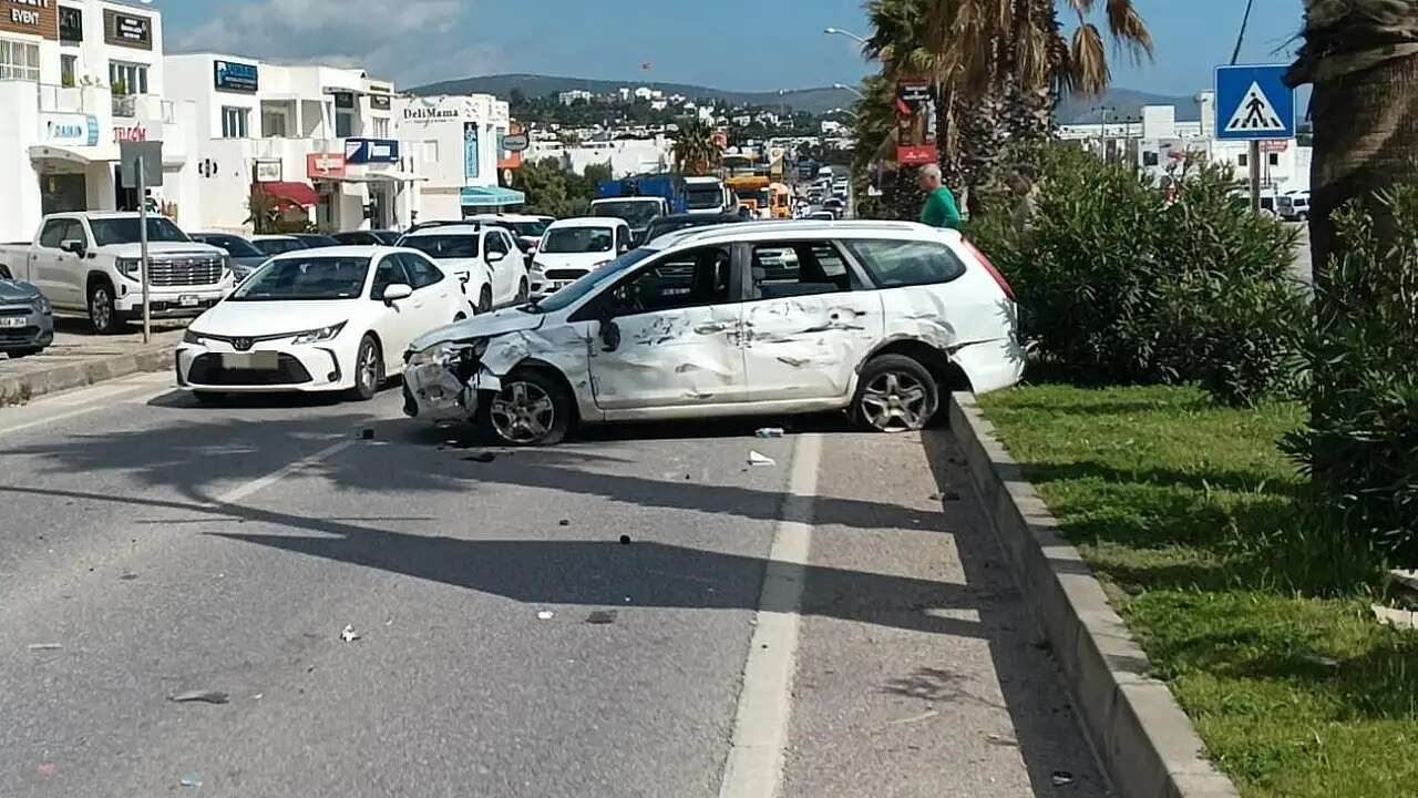 Muğla’da Trafik Kazası: Biri Çocuk 4 Yaralı