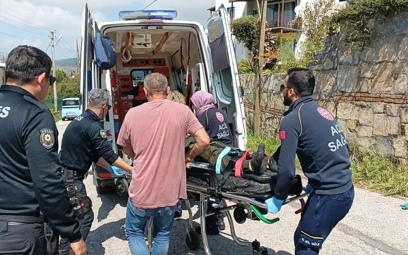 Muğla'da Bahçe Temizliği Yapan Vatandaş , 3 Metre Yükseklikten Düşerek Yaralandı