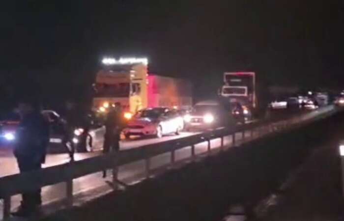 Zincirleme Kazada Jandarma Aracı Da Yer Aldı: 2 Asker Yaralı