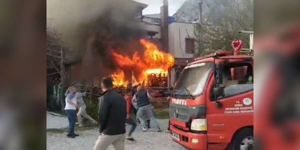 Muğla’da İş Yeri Yangını, Alevler Kısa Sürede Büyüdü