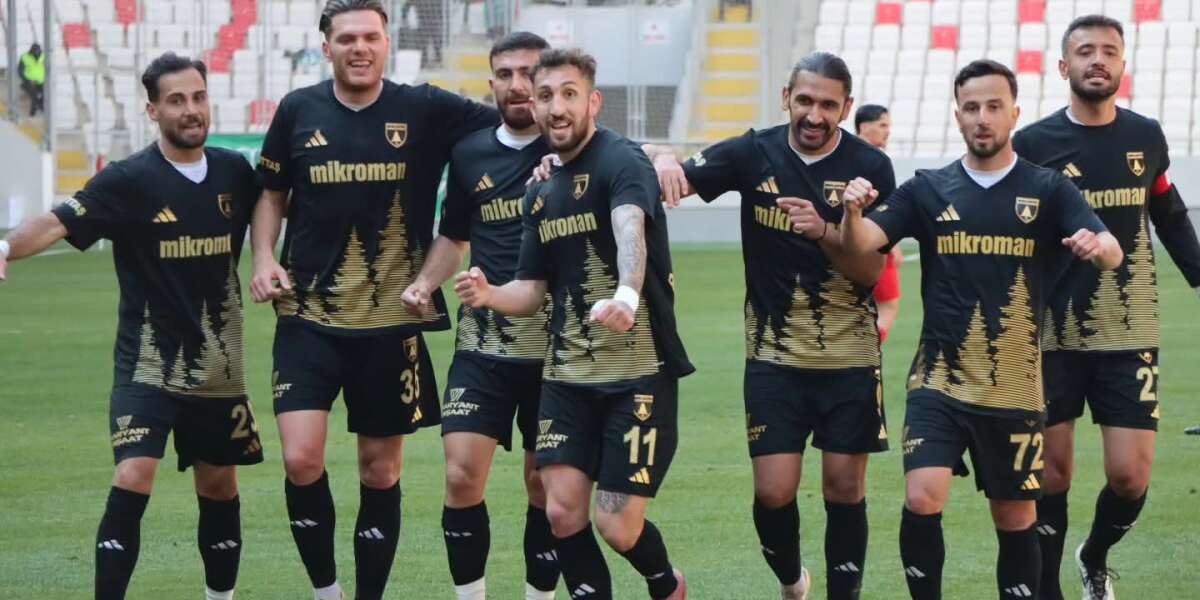 Muğlaspor Şeytanın Bacağını Kırdı! Karaman Deplasmanında 4 Gollü Galibiyet