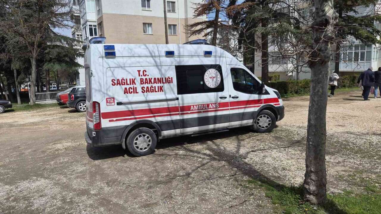 43 Yaşındaki Kadın Evinde Temizlik Yaparken Düştü