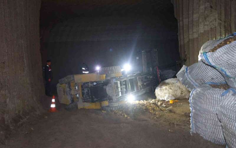 Dakikalar İçinde Gelen Öl*m Forkliftin Altında Kalan İşçi Kurtarılamadı