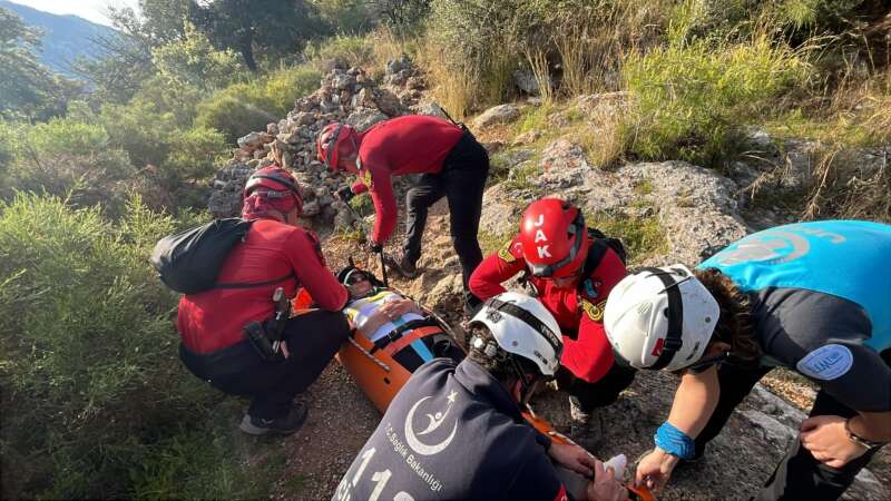 Fethiye’de Dağlık Alanda Yaralanan Kadın JAK ve UMKE Tarafından Kurtarıldı