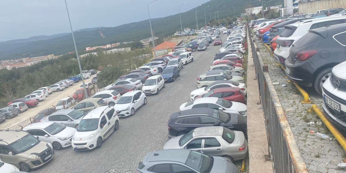 Muğla Eğitim ve Araştırma Hastanesi Otoparkı Alarm Veriyor: Yoğunluk Azalmıyor