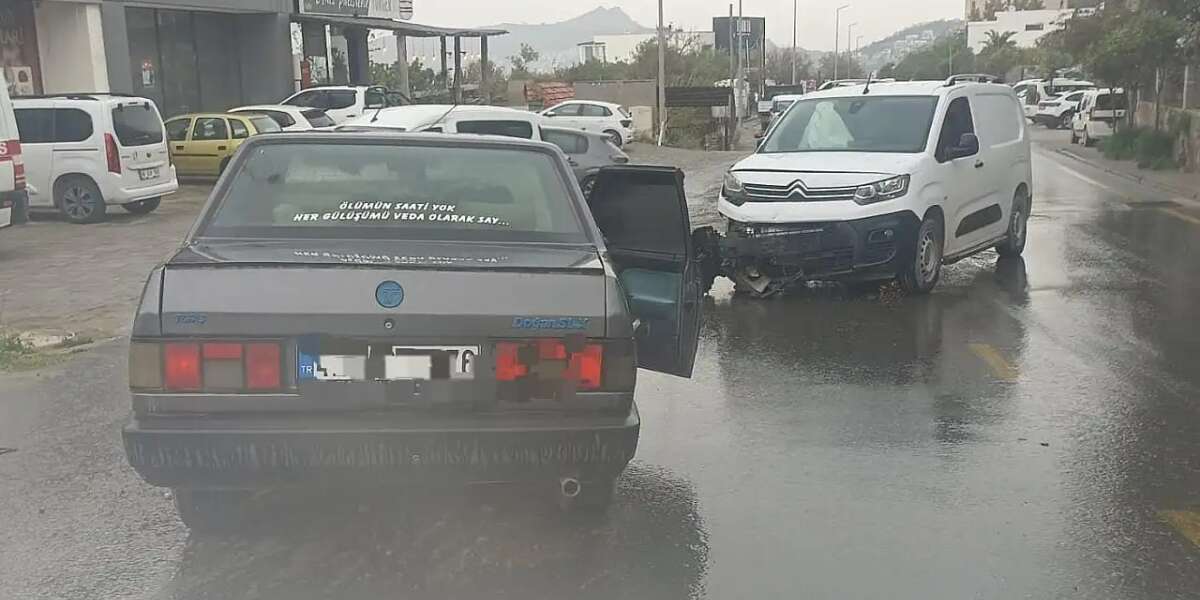 Muğla’da Kafa Kafaya Çarpışma: 1 Yaralı