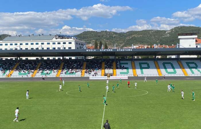 Muğlaspor / Şanlıurfaspor Maçında İlk Yarı Golsüz Geçti