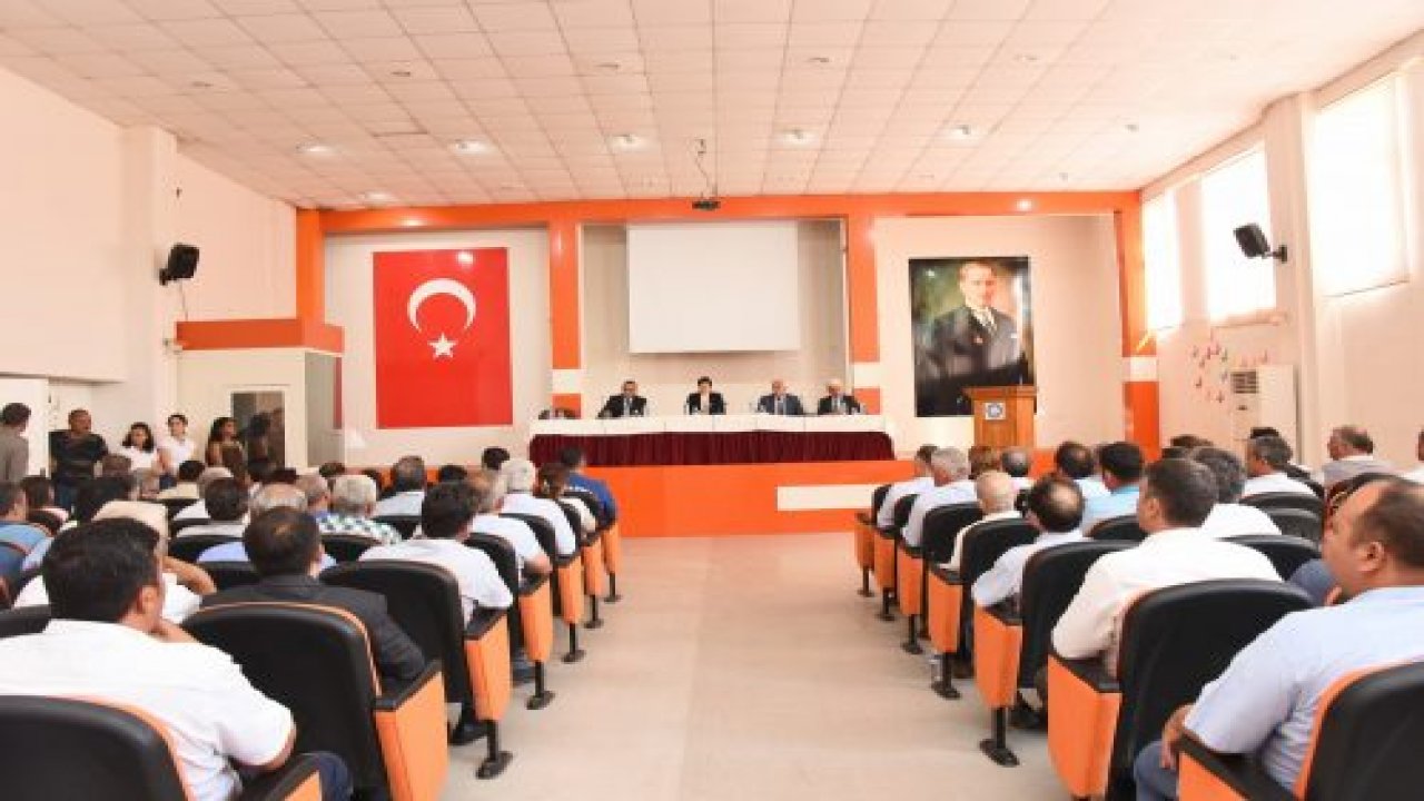 Vali Civelek Muhtarlarla Buluştu