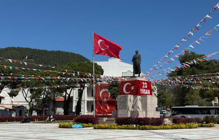 23 Nisan Öncesi Menteşe’de Bayram Atmosferi: Hazırlıklar Başladı